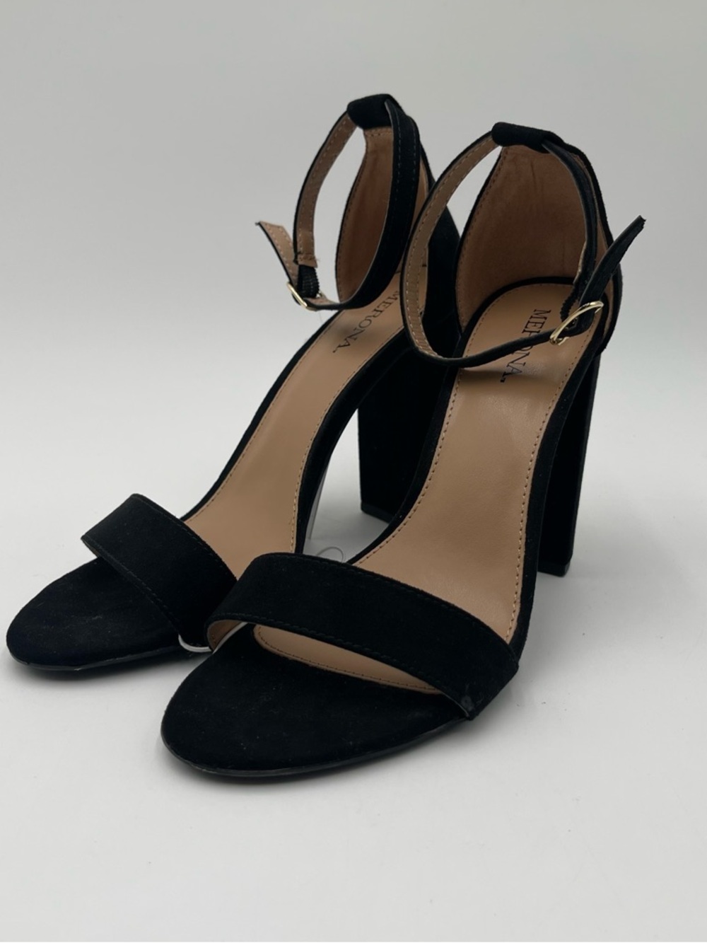 Y2K Merona Black Lulu Faux Suede Block Heels Ankle Strap Sandals 6.5 Wedding